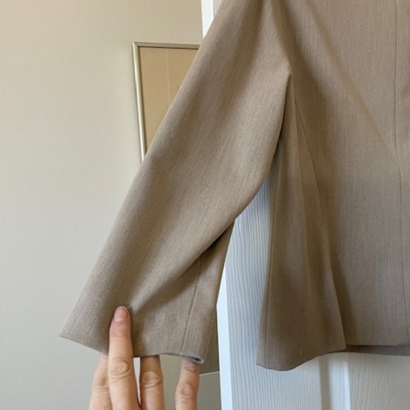 MODERN CLASSIC Ann Taylor 2-Piece Taupe Suit S 10 - Picture 5 of 6